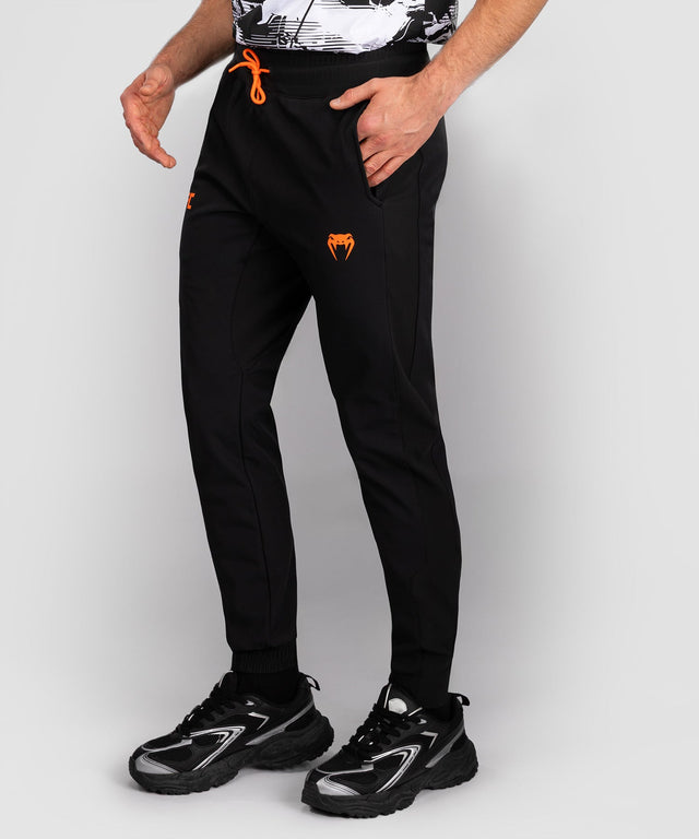 Pantaloni de antrenament Venum UFC Zenith – Negru
