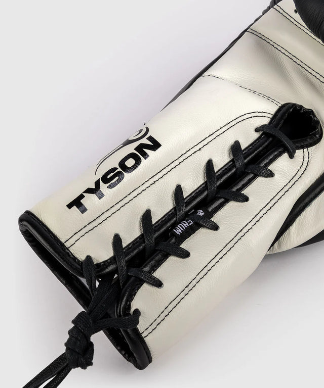 Gants de boxe Venum x Mike Tyson Giant 2.0 Pro à lacets – Noir/Blanc
