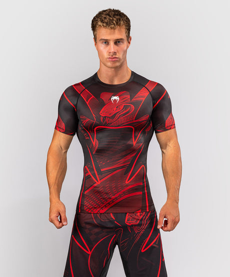 Rashguard Venum Crimson Viper 2.0 Mangas Curtas – Preto/Vermelho