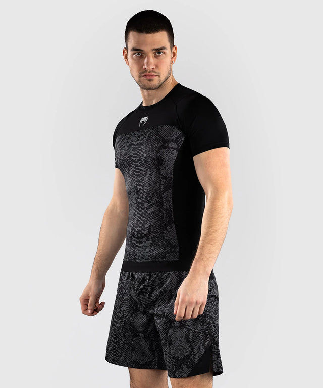 Rashguard Venum G-Fit Scales – Krátké rukávy – Černá/Šedá