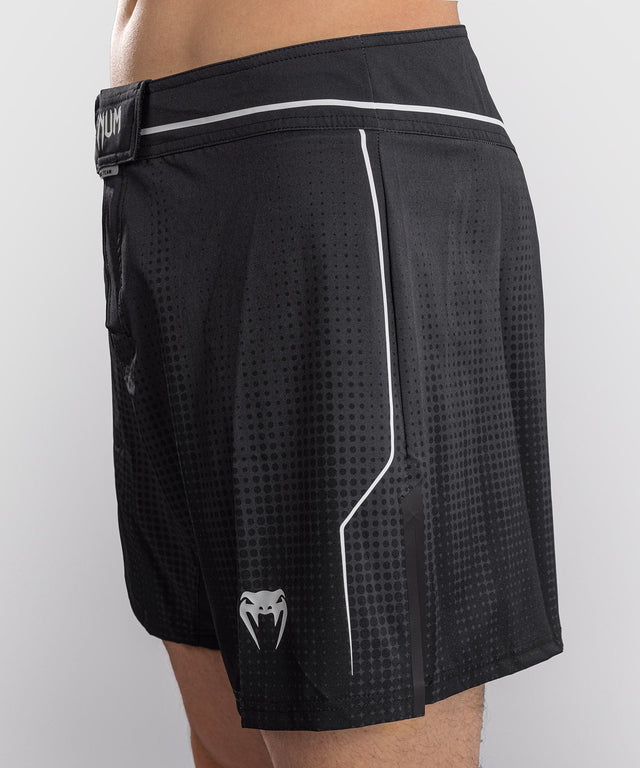 Shorts de MMA Venum Stealth – Noir/Blanc