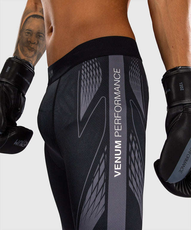 Shorts de compression Venum Amazonia Reborn – Noir/Gris (VENUM-06451-109)