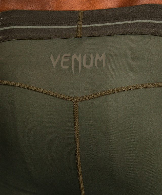 Pantaloncini a compressione Venum Stealth – Cachi/Verde militare
