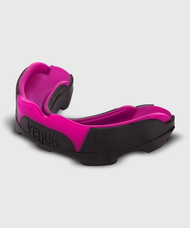 Protector bucal Venum Predator – Negro/Rosa