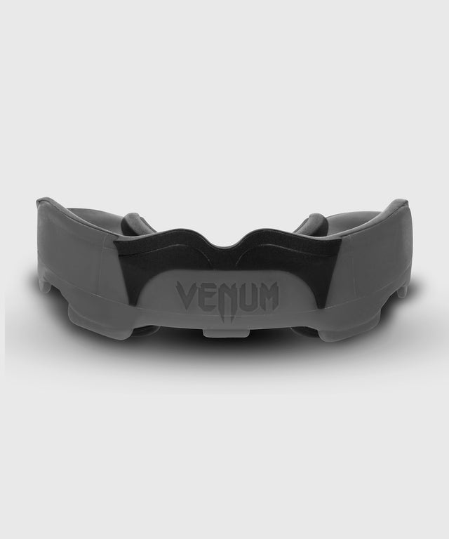 Protector bucal Venum Predator – Gris/Negro