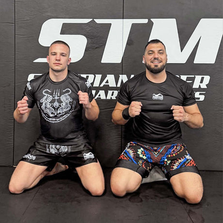 Phantom Athletics Muay-Thai-Shorts Sak Yant – Schwarz