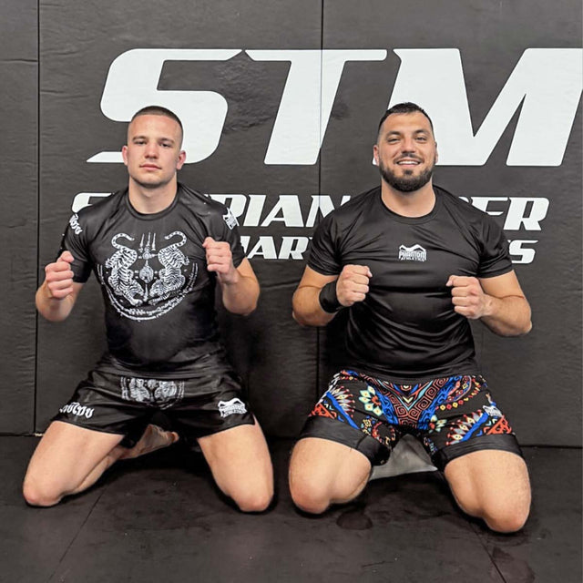 Phantom Athletics Rashguard Sak Yant – Sort/Grå