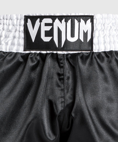 Pantaloni scurți Kickboxing Venum Classic 2.0 – Negru/Alb