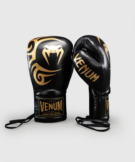 Boxerské rukavice Venum x Mike Tyson Giant 2.0 Pro – Černé/Zlaté