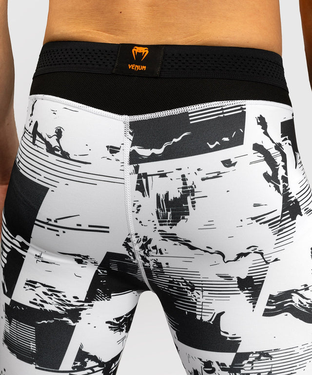 Pantaloni scurți de compresie Venum UFC Zenith – Alb