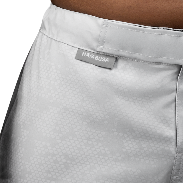 Hayabusa MMA Shorts Hex Mid-Thigh – Bílé