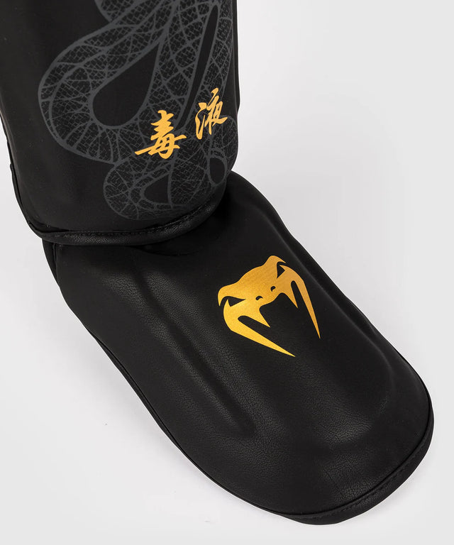Venum Kickboxing Shin Guards Serpenti - Black