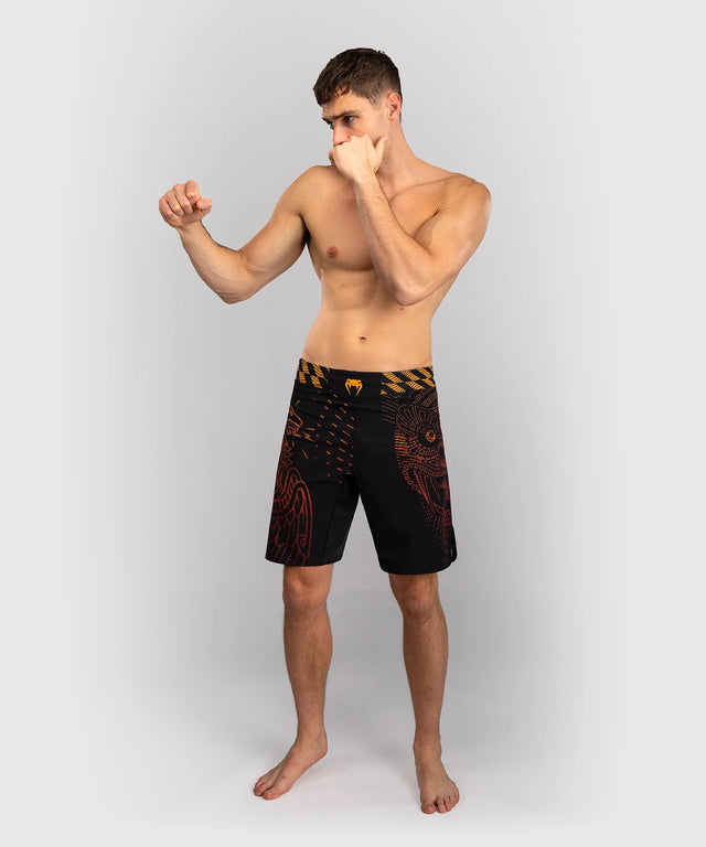 Venum MMA-shorts Quetzal Fury - Sort/Rød/Guld