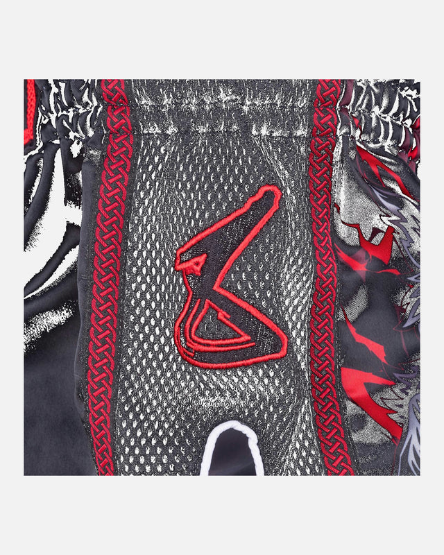 8 WEAPONS Muay-Thai-Shorts Beastial Wolf – Schwarz/Rot