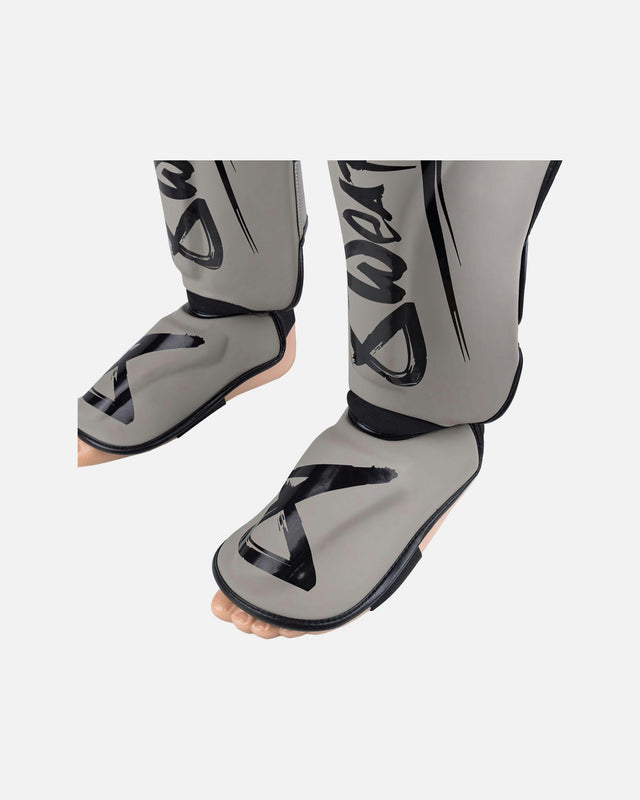 8 WEAPONS Shin guards Unlimited 2.0 – Sand/Black