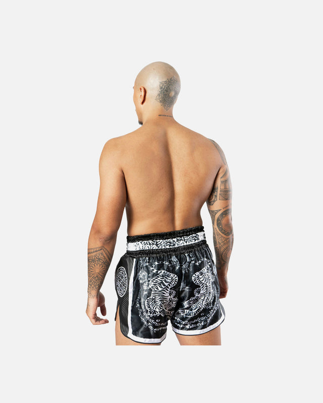 8 WEAPONS Muay Thai shorts Carbon Sak Yant Tigers - Sort