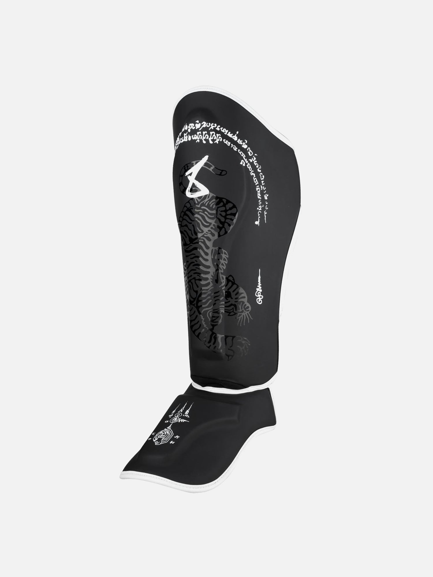 8 WEAPONS Shin guards Sak Yant Big Tiger – Black